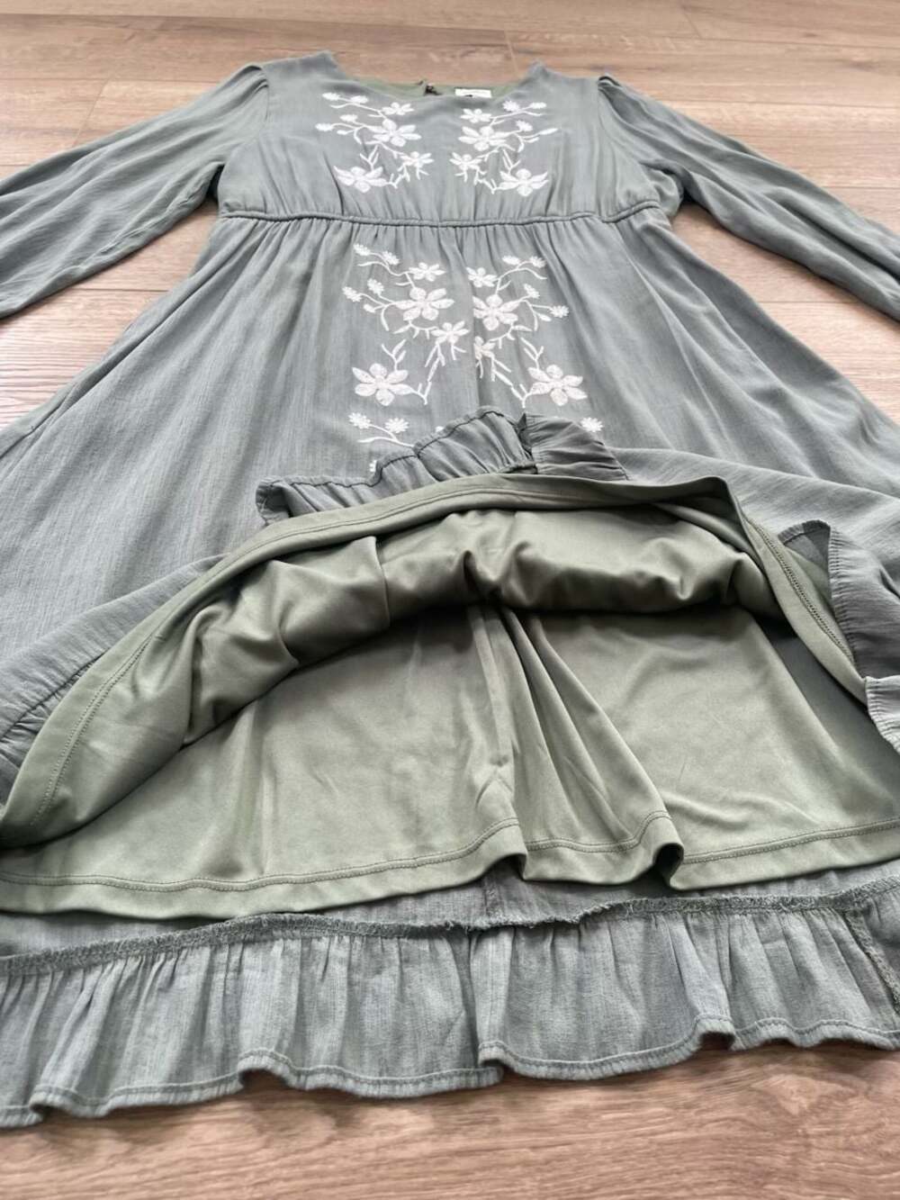 Hayden Los Angeles Embroidered Midi Dress 1XL Sage Green Boho Pockets - Picture 7 of 11